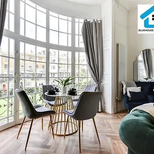 Relaxing Seaside Retreats Apartment